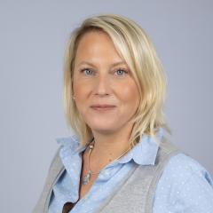 Julie VANDAR